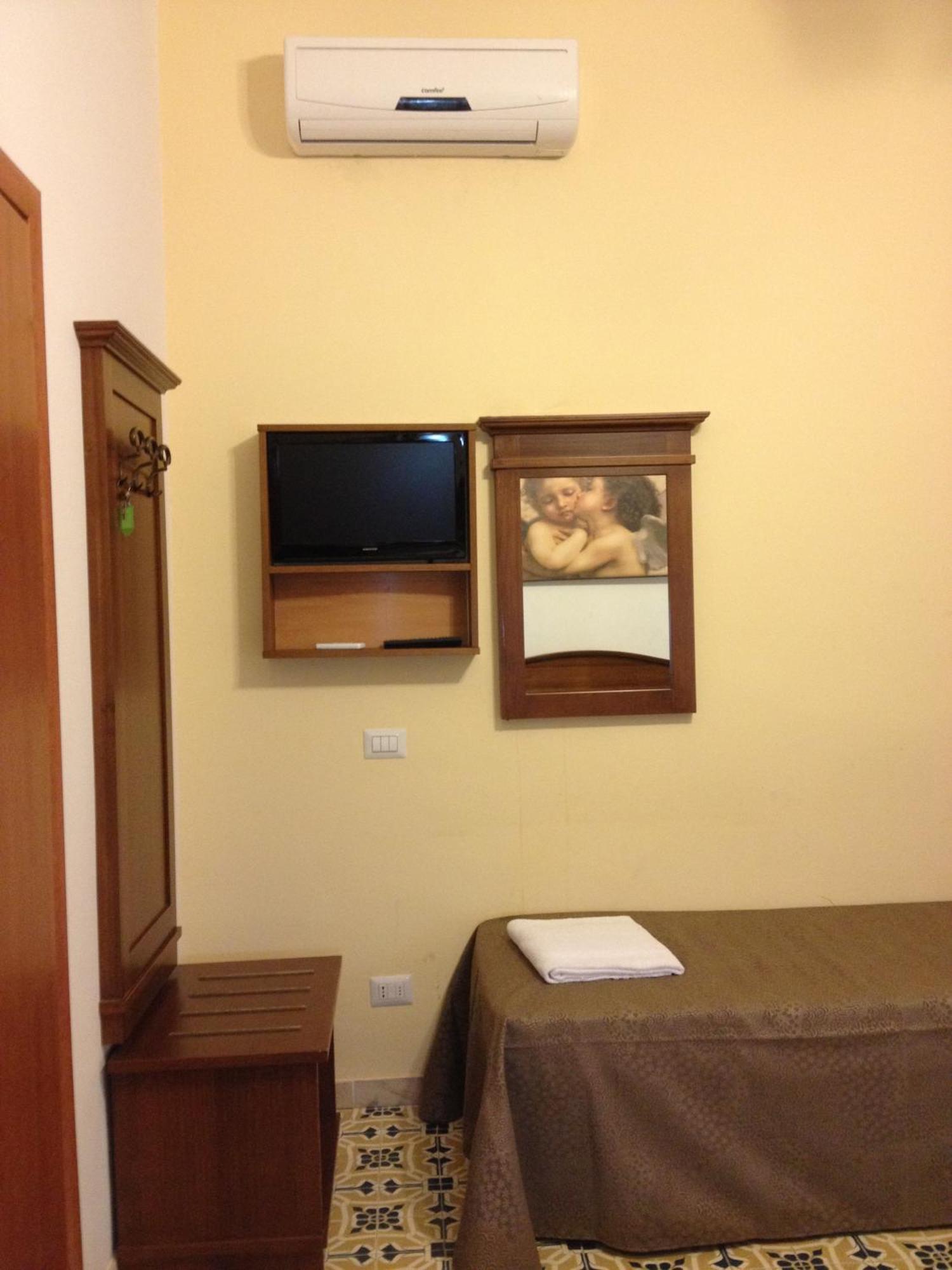 Guesthouse Alex II Rom Zimmer foto