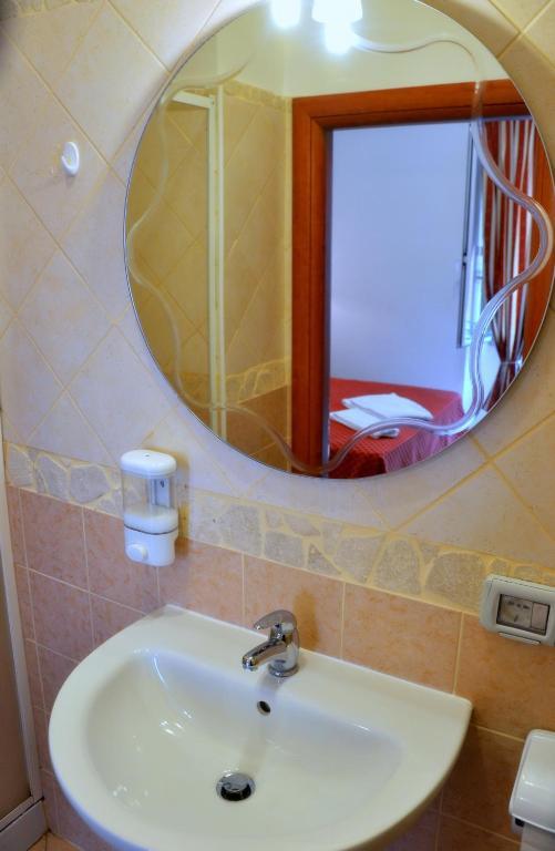 Guesthouse Alex II Rom Zimmer foto