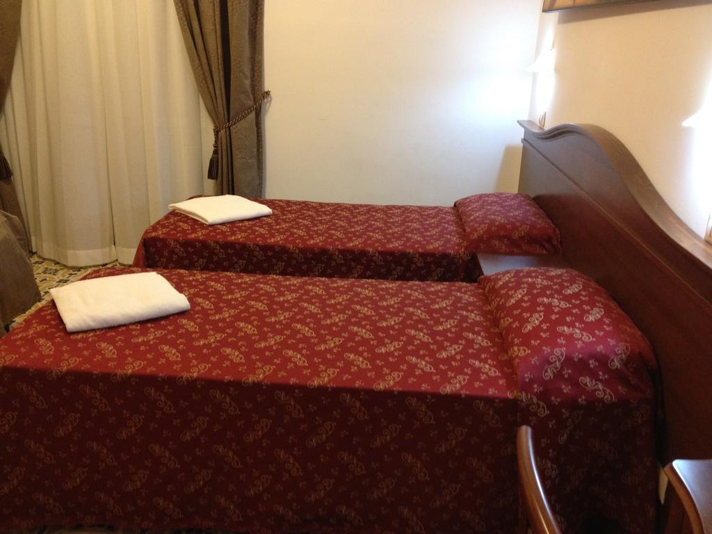 Guesthouse Alex II Rom Zimmer foto