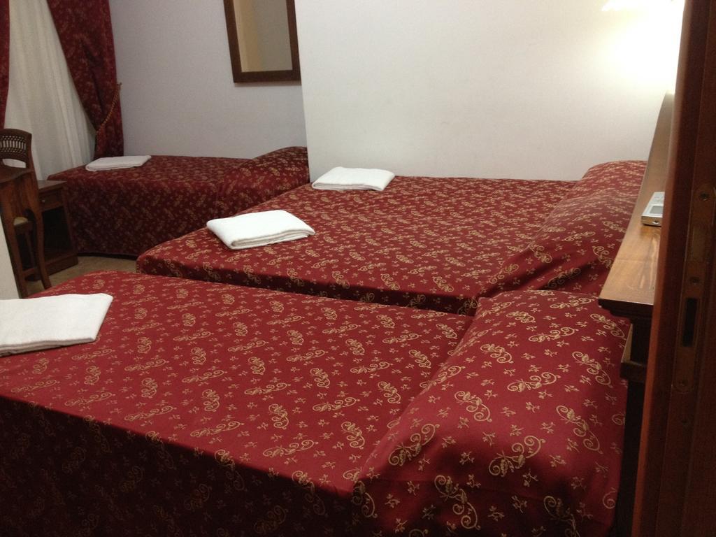 Guesthouse Alex II Rom Zimmer foto